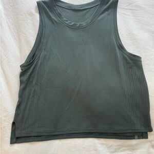 Lululemon train to be tank